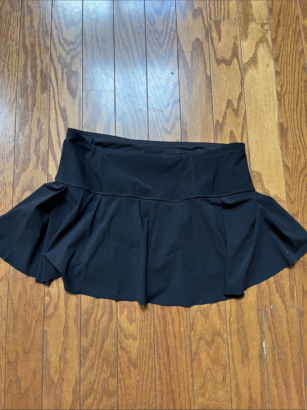 lululemon athletica Black Circle Skirt with Flared Hem Very Flattering!size 12
